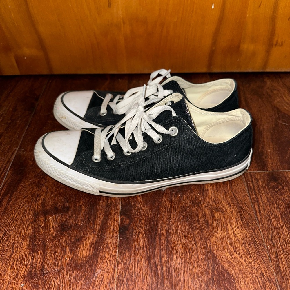 Women’s Converse sneakers with dual tongue size 8 - Picture 6 of 8